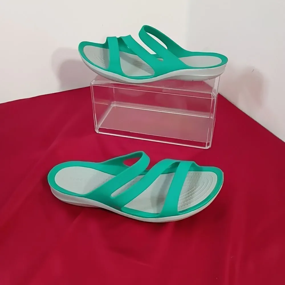 Crocs Swiftwater Teal Flip-Flops Women’s Size 7 Shoes Beach Sandals